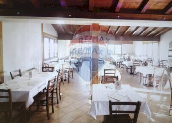 Sala da pranzo - Locale Commerciale via pavia
68, Bressana Bottarone - foto 2