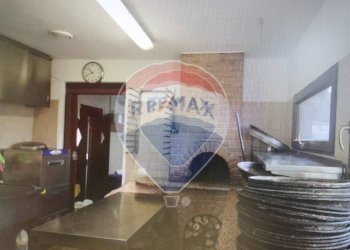 Ricezione / Lobby - Locale Commerciale via pavia
68, Bressana Bottarone - foto 8