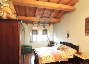 Camera / camera da letto - Semi-detached house via San Pietro
 
17, Suardi - photo 11