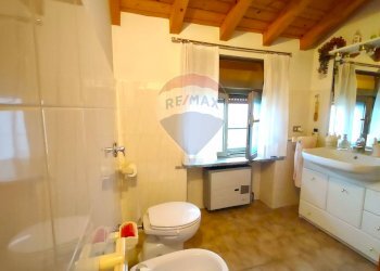 Bagno - Semi-detached house via San Pietro
 
17, Suardi - photo 13