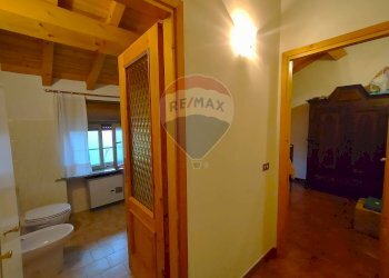 Hall / corridoio - Semi-detached house via San Pietro
 
17, Suardi - photo 18
