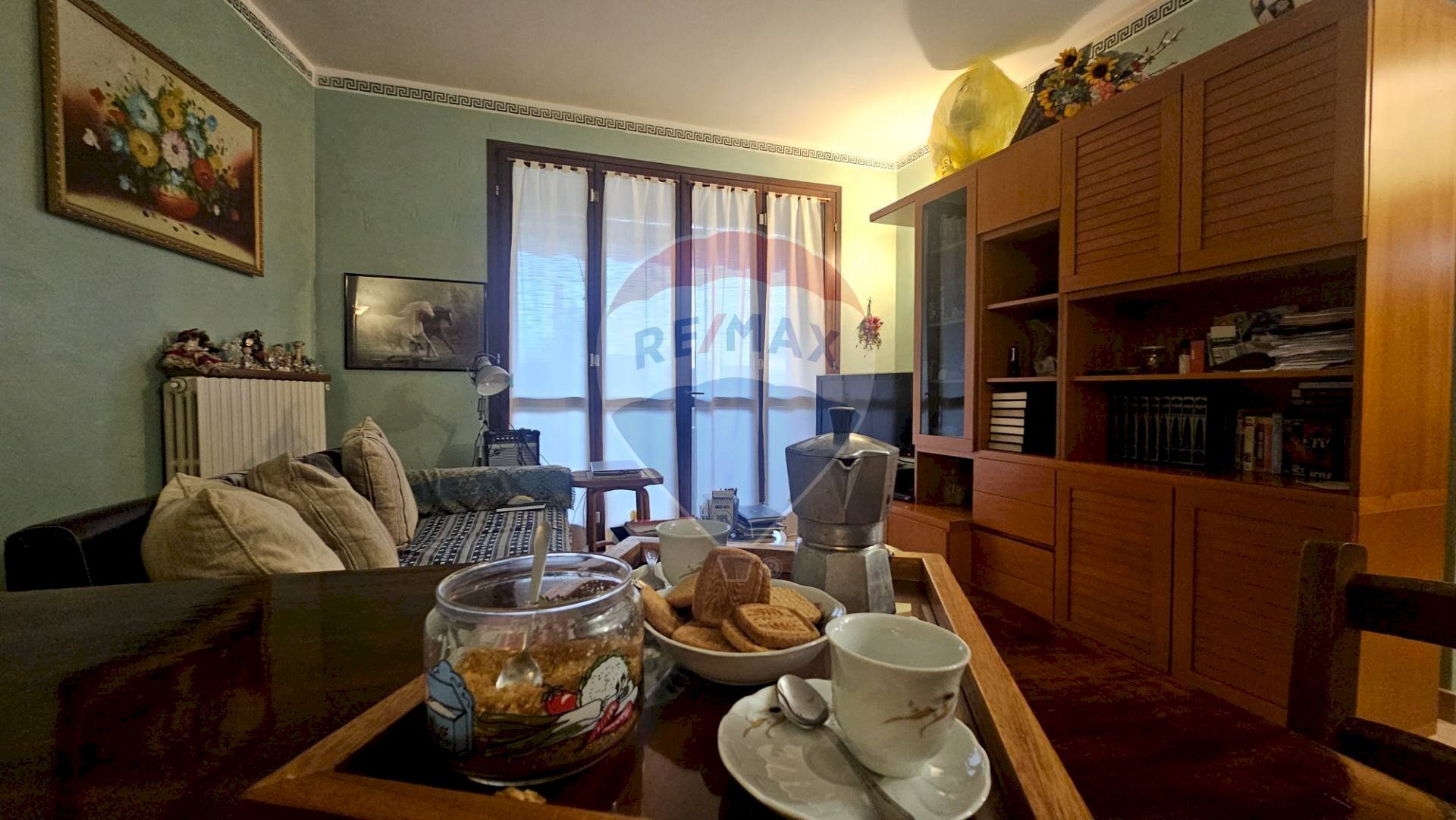 Sala da pranzo - Two-room apartment Via Molino
 
20, Torrevecchia Pia - photo 1