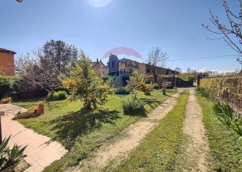 Giardino - Rustico via Ponti
 
70, San Zenone al Po - foto 2