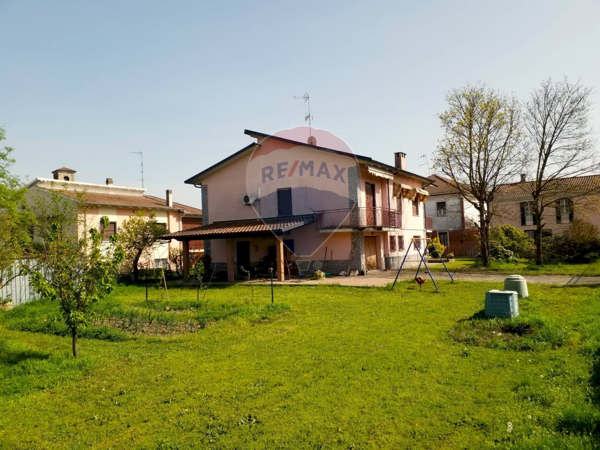 Casa all\'aperto - Villa Via Roma
 
19, Suardi - photo 1