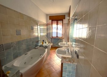 Bagno - Villa Via Roma
 
19, Suardi - photo 16