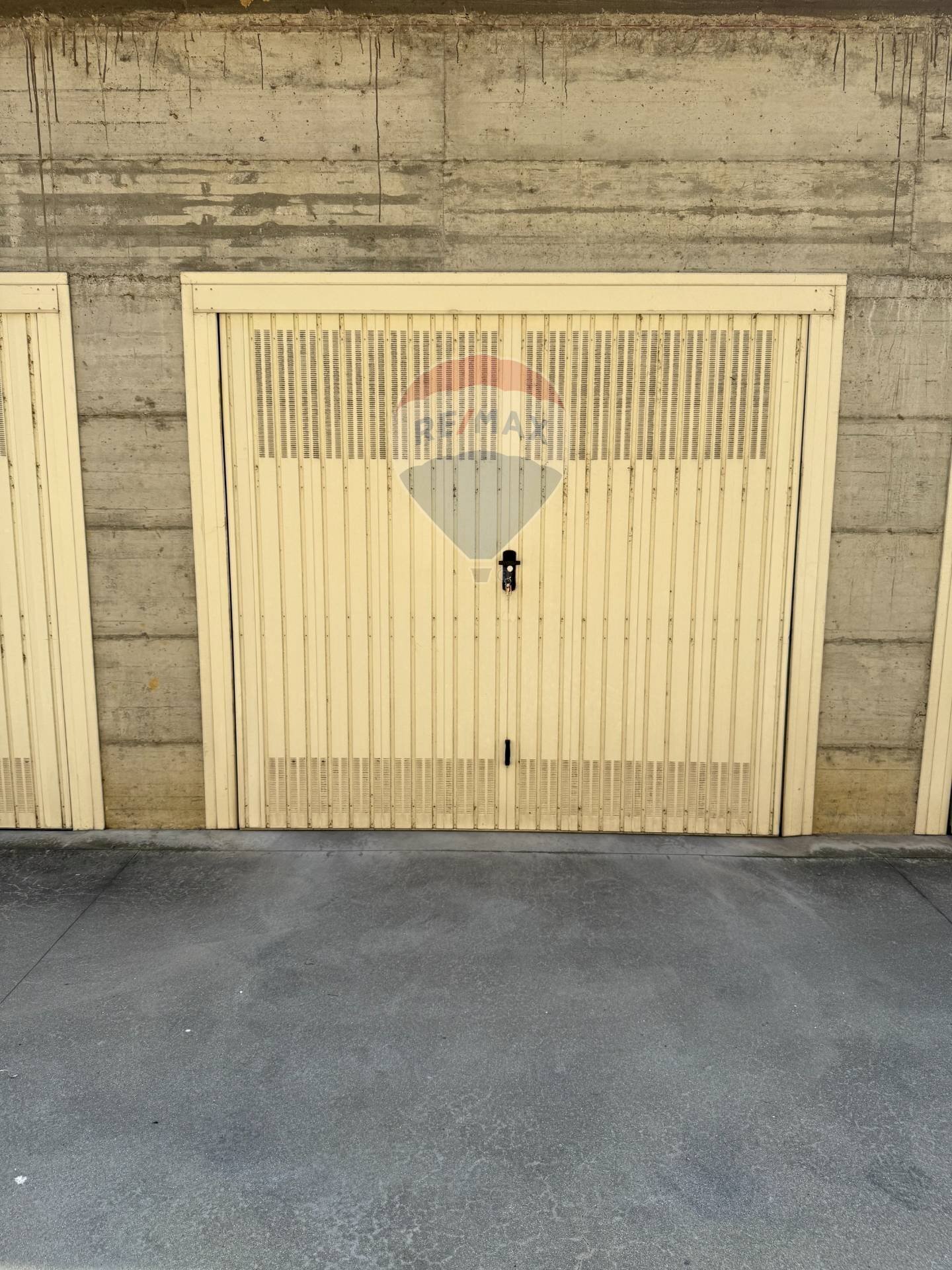 Parcheggio - Box via Montale
 
8, Cura Carpignano - photo 1