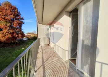 Balcone - Trilocale Via Delle Grazie
 
33, Albuzzano - foto 9