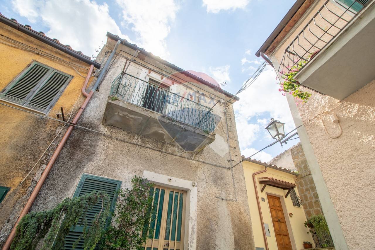 Edificio all\'aperto - Four-room apartment Via Carlo Emanuele
 
25, Ischia di Castro - photo 3