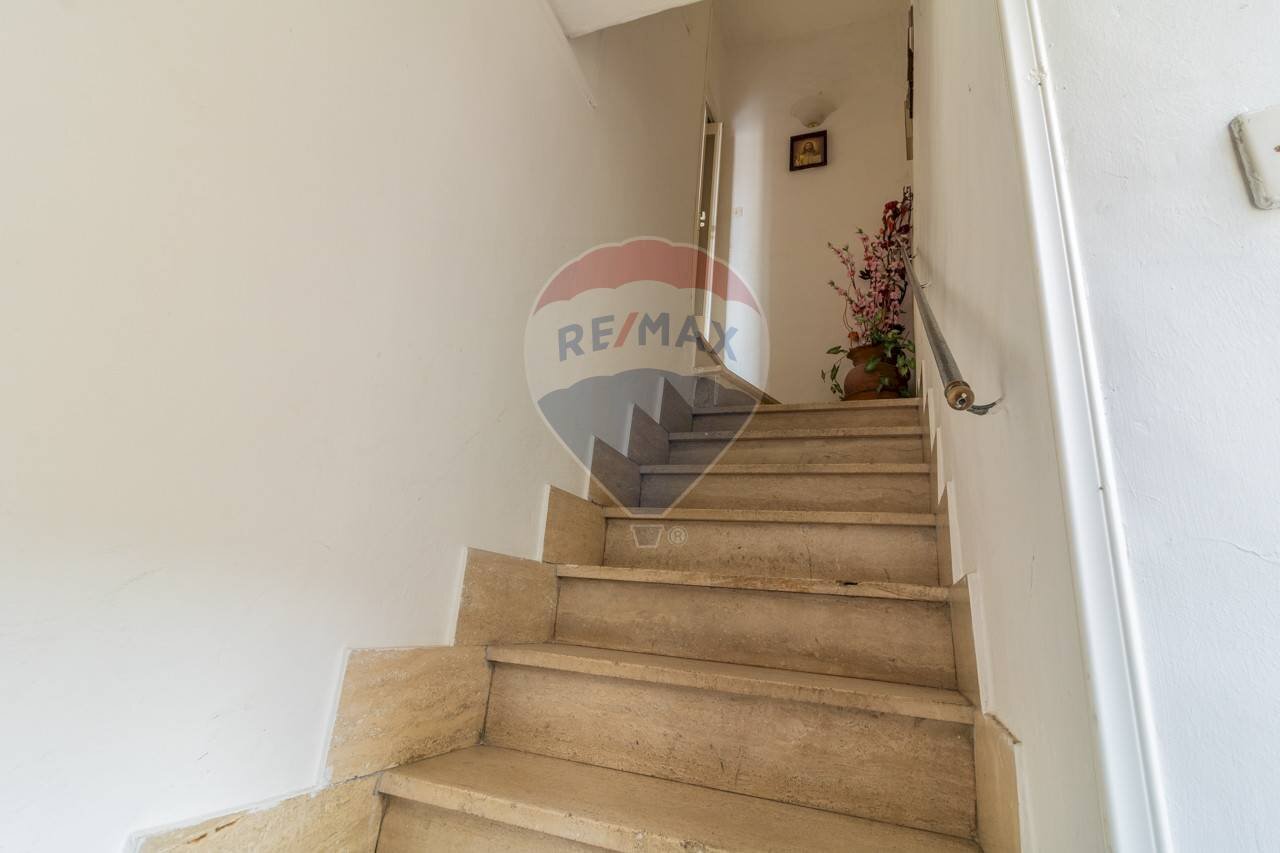 Scale - Quadrilocale Via Carlo Emanuele
 
25, Ischia di Castro - foto 3