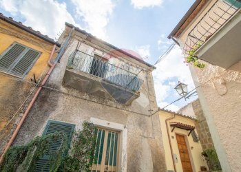Edificio all\'aperto - Quadrilocale Via Carlo Emanuele
 
25, Ischia di Castro - foto 3