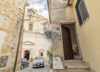 Edificio all\'aperto - Quadrilocale Via Carlo Emanuele
 
25, Ischia di Castro - foto 5