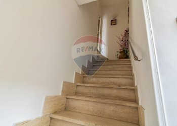 Scale - Quadrilocale Via Carlo Emanuele
 
25, Ischia di Castro - foto 6