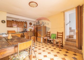 Sala da pranzo - Quadrilocale Via Carlo Emanuele
 
25, Ischia di Castro - foto 23