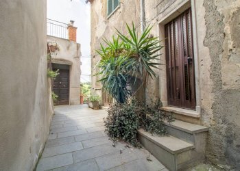 Edificio all\'aperto - Quadrilocale Via Carlo Emanuele
 
25, Ischia di Castro - foto 24