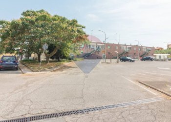 Edificio all\'aperto - Trilocale Via Amerigo Vespucci
 
13, Canino - foto 4