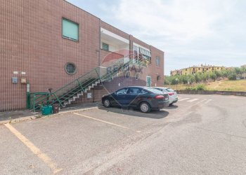 Edificio all\'aperto - Trilocale Via Amerigo Vespucci
 
13, Canino - foto 5