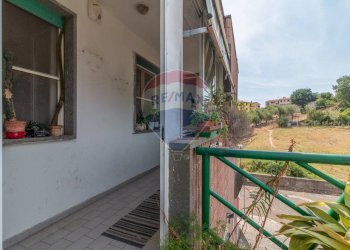 Balcone - Trilocale Via Amerigo Vespucci
 
13, Canino - foto 8