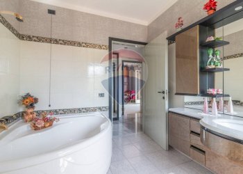 Bagno - Trilocale Via Amerigo Vespucci
 
13, Canino - foto 22