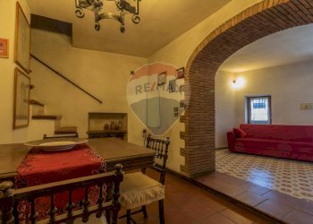 Sala da pranzo - Casa indipendente Via San Magno
 
84, Farnese - foto 12