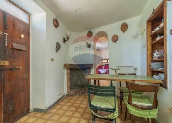 Sala da pranzo - Casa indipendente Via San Magno
 
84, Farnese - foto 14