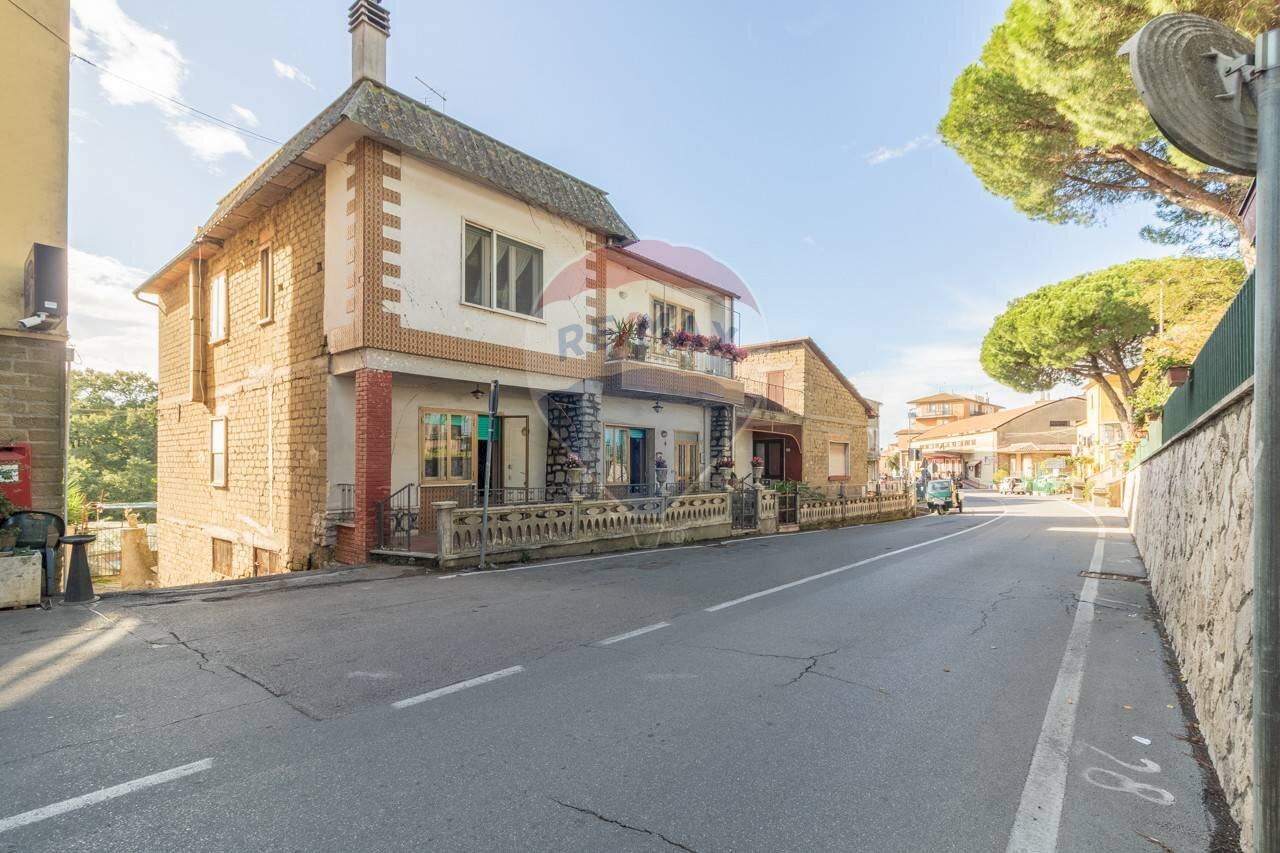 Casa all\'aperto - Quadrilocale Via Aldo Moro
 
14, Ischia di Castro - foto 3