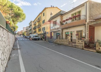 Edificio all\'aperto - Quadrilocale Via Aldo Moro
 
14, Ischia di Castro - foto 1