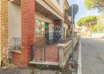 Casa all\'aperto - Quadrilocale Via Aldo Moro
 
14, Ischia di Castro - foto 9