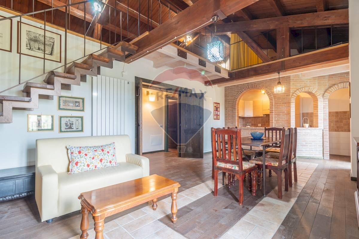 Sala da pranzo - Quadrilocale Via Delle Cantine
 
113/A, Ischia di Castro - foto 1