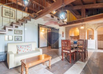 Sala da pranzo - Quadrilocale Via Delle Cantine
 
113/A, Ischia di Castro - foto 1