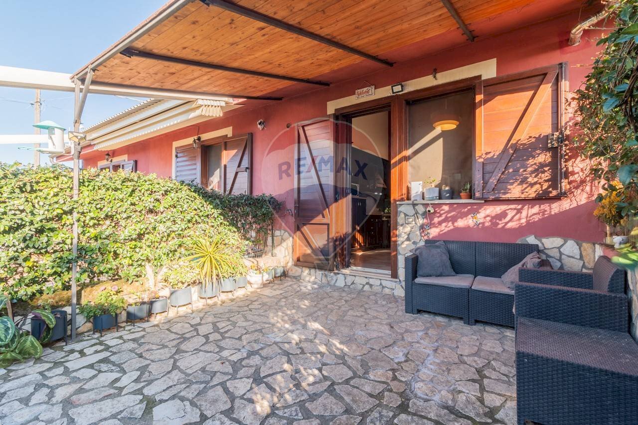 Terrazza - Villa a Schiera Strada del Tirreno
 
11, Montalto di Castro - foto 1