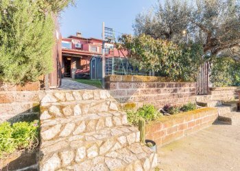 Giardino - Villa a Schiera Strada del Tirreno
 
11, Montalto di Castro - foto 3