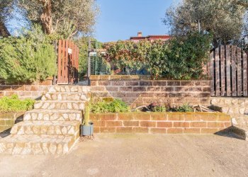 Giardino - Villa a Schiera Strada del Tirreno
 
11, Montalto di Castro - foto 1