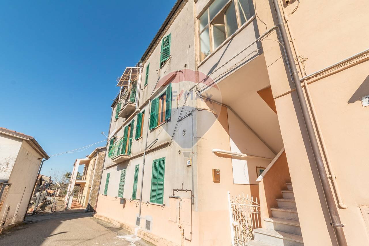 Edificio all\'aperto - Trilocale Via Ventiquattro Maggio
 
22, Ischia di Castro - foto 3