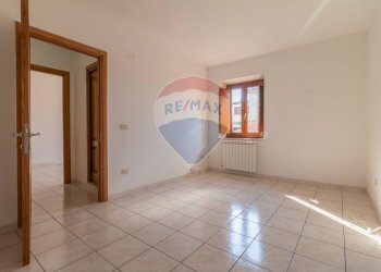 Stanza vuota - Trilocale Via Ventiquattro Maggio
 
22, Ischia di Castro - foto 12