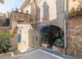 Casa all\'aperto - Trilocale Via del Fiore
 
101, Ischia di Castro - foto 2