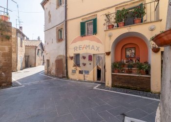 Edificio all\'aperto - Bilocale Via Del Fiore
 
77, Ischia di Castro - foto 6
