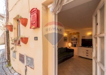 Hall / corridoio - Bilocale Via Del Fiore
 
77, Ischia di Castro - foto 9