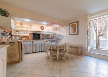 Cucina - Bilocale Via Del Fiore
 
77, Ischia di Castro - foto 1