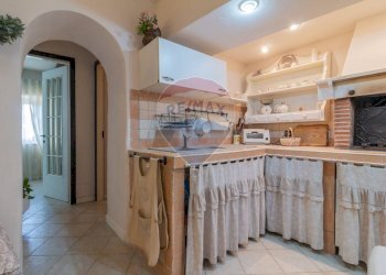 Cucina - Bilocale Via Del Fiore
 
77, Ischia di Castro - foto 14