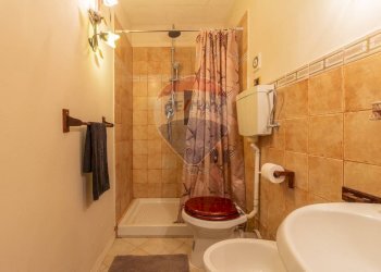 Bagno - Bilocale Via Del Fiore
 
77, Ischia di Castro - foto 18