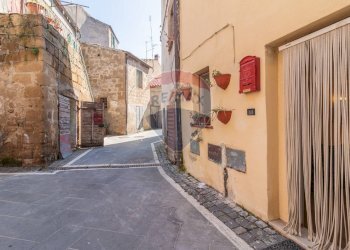 Edificio all\'aperto - Bilocale Via Del Fiore
 
77, Ischia di Castro - foto 31