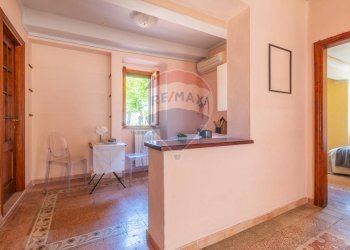 Hall / corridoio - Trilocale Via Dante Alighieri
 
6, Orbetello - foto 13