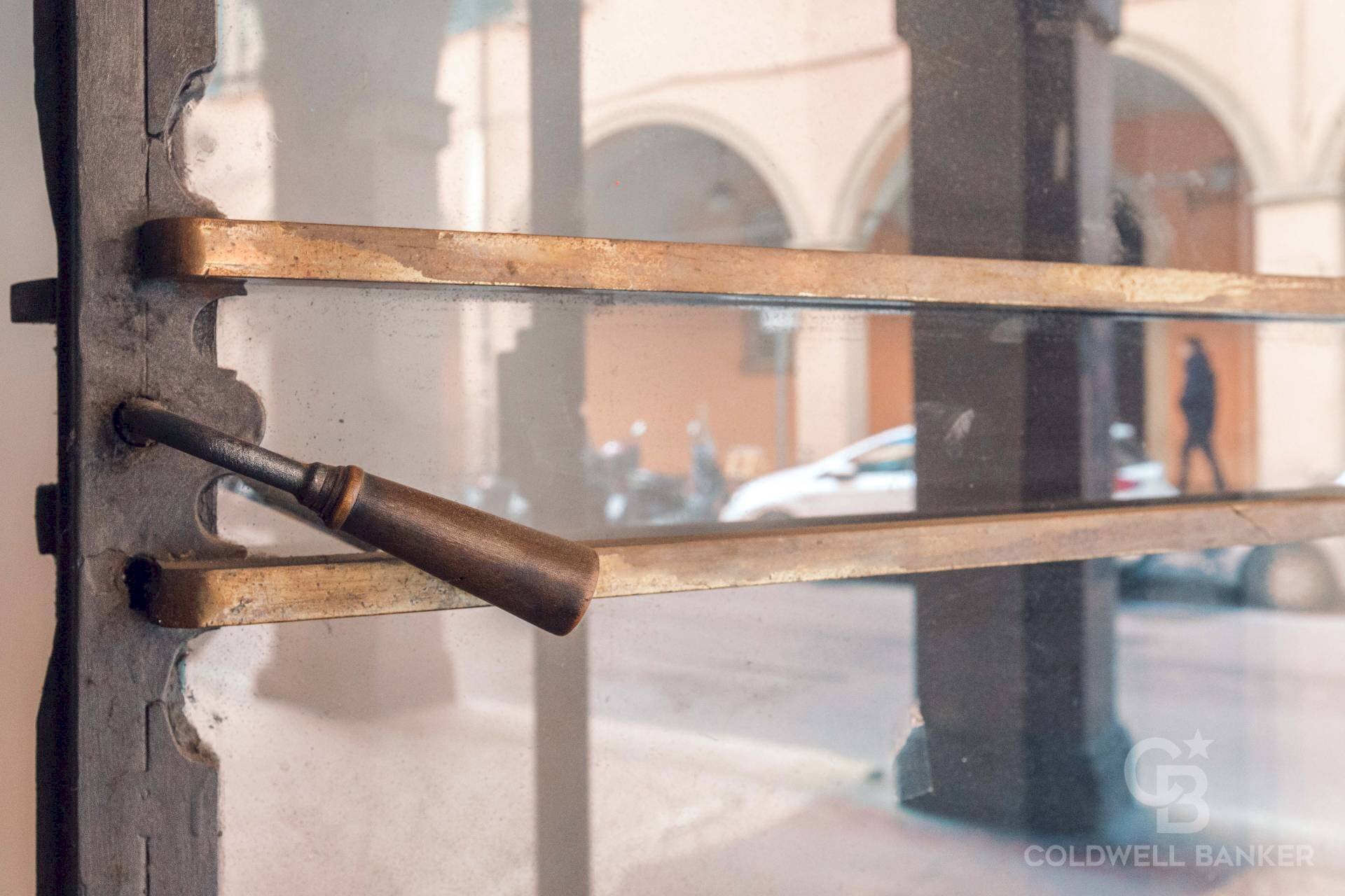 Foto 1 - Shop Via San Vitale
 
52, Bologna - photo 1