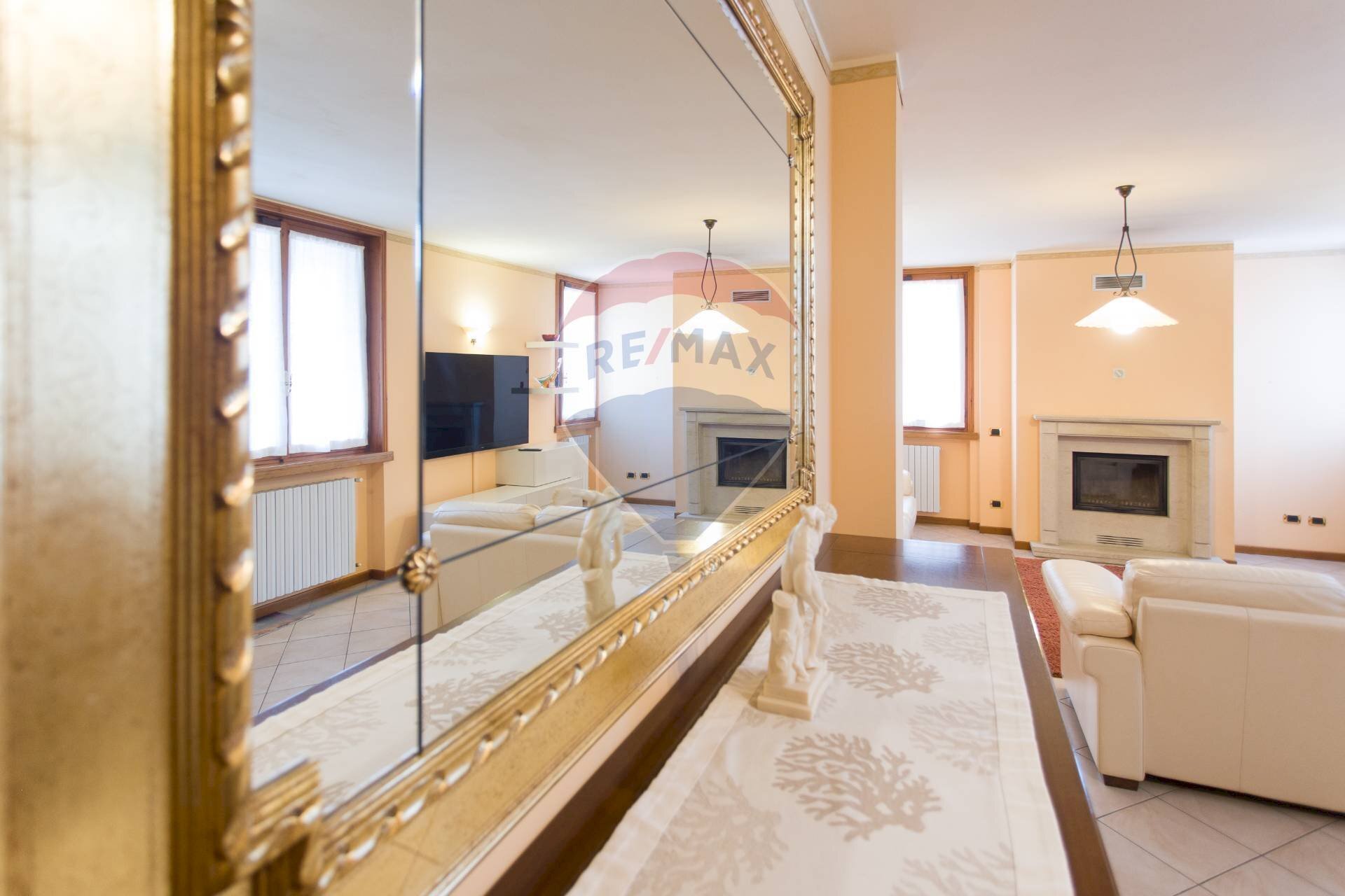 Soggiorno - Quadrilocale Frazione Fornio, Fidenza - foto 1