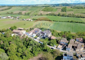 Vista delle montagne - Casa semi indipendente Via Rocca
 
10/B, Vernasca - foto 25