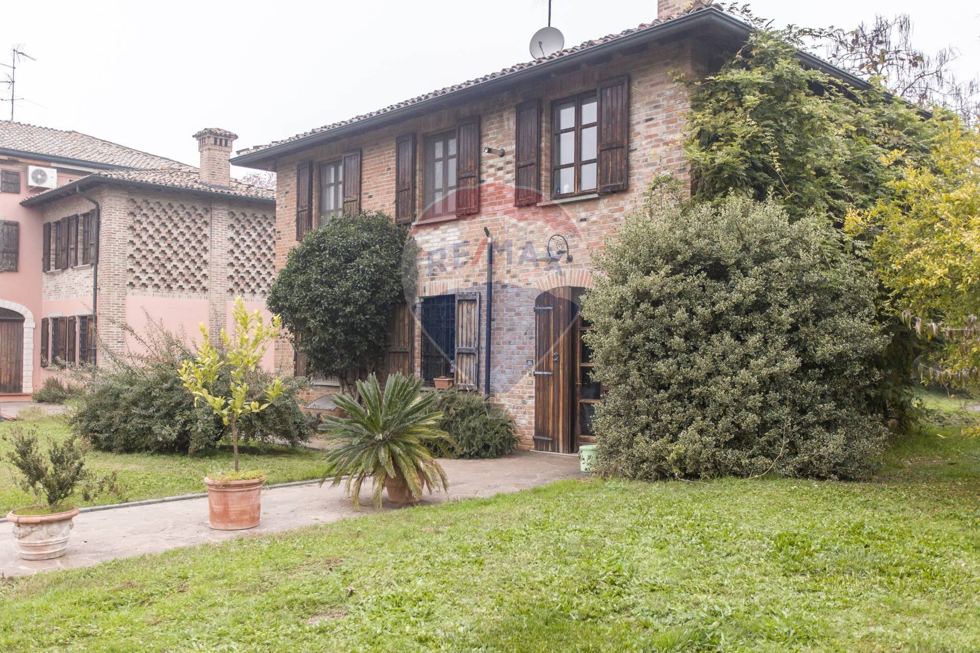 Casa all\'aperto - Villa Case sparse castellana, Fiorenzuola d'Arda - foto 1