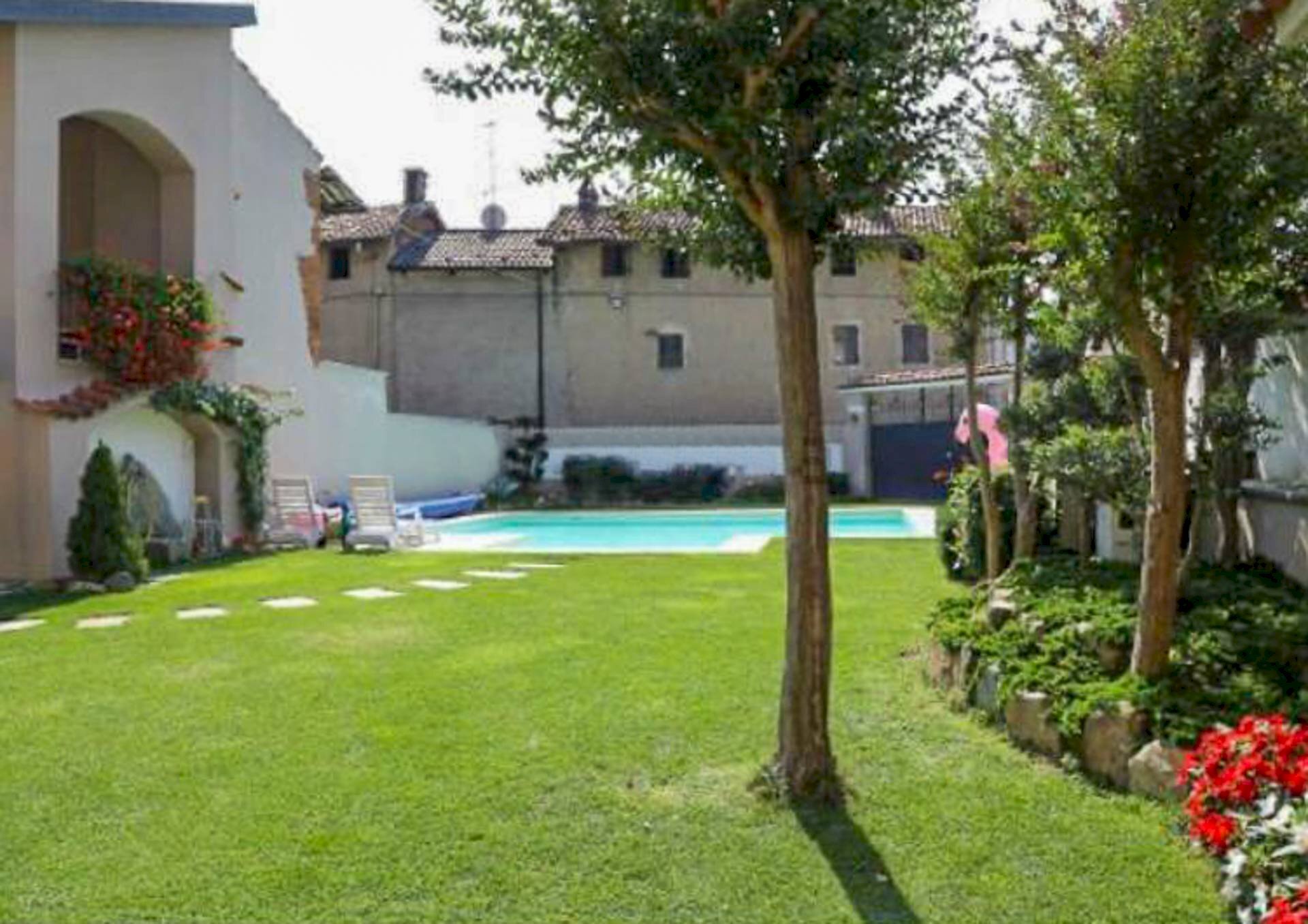 Foto 1 - Casa semi indipendente Via Cavour
 
1, Zimone - foto 1