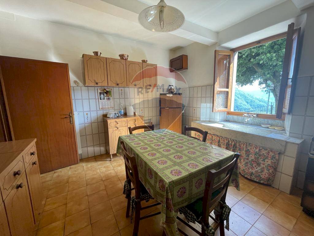 Sala da pranzo - Casa semi indipendente vetteglia
 
74, Bagni di Lucca - foto 3