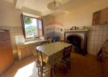 Sala da pranzo - Semi-detached house vetteglia
 
74, Bagni di Lucca - photo 6