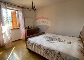 Camera / camera da letto - Semi-detached house vetteglia
 
74, Bagni di Lucca - photo 20